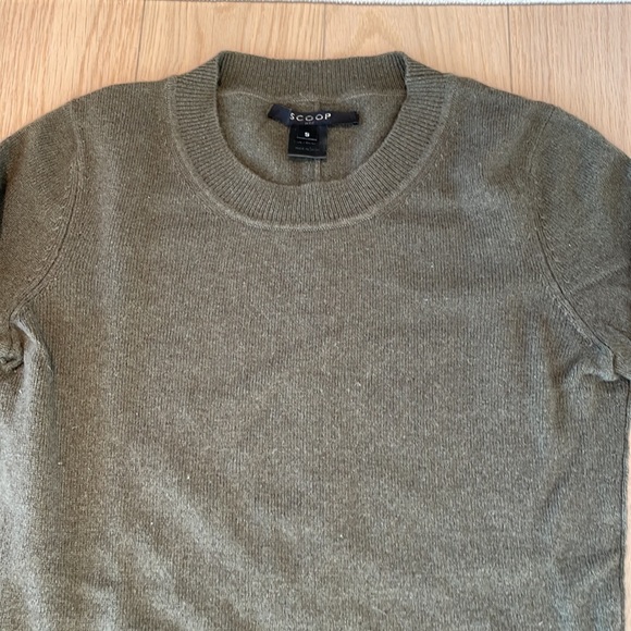 Olive, cashmere sweater - Picture 2 of 2